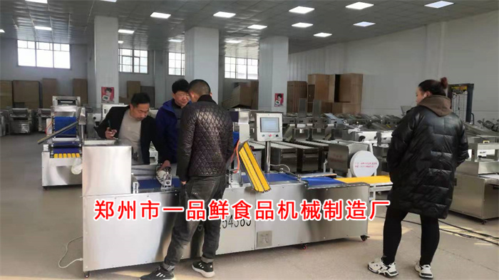 許昌客戶做燴面批發(fā)淘汰舊設(shè)備考察自動疊片燴面機(圖4) 微信圖片_20211223155623.jpg