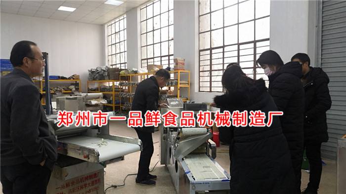 甘肅客戶訂購8代多功能成型設(shè)備(圖2) 甘肅客戶訂購8代多功能成型設(shè)備(圖2)