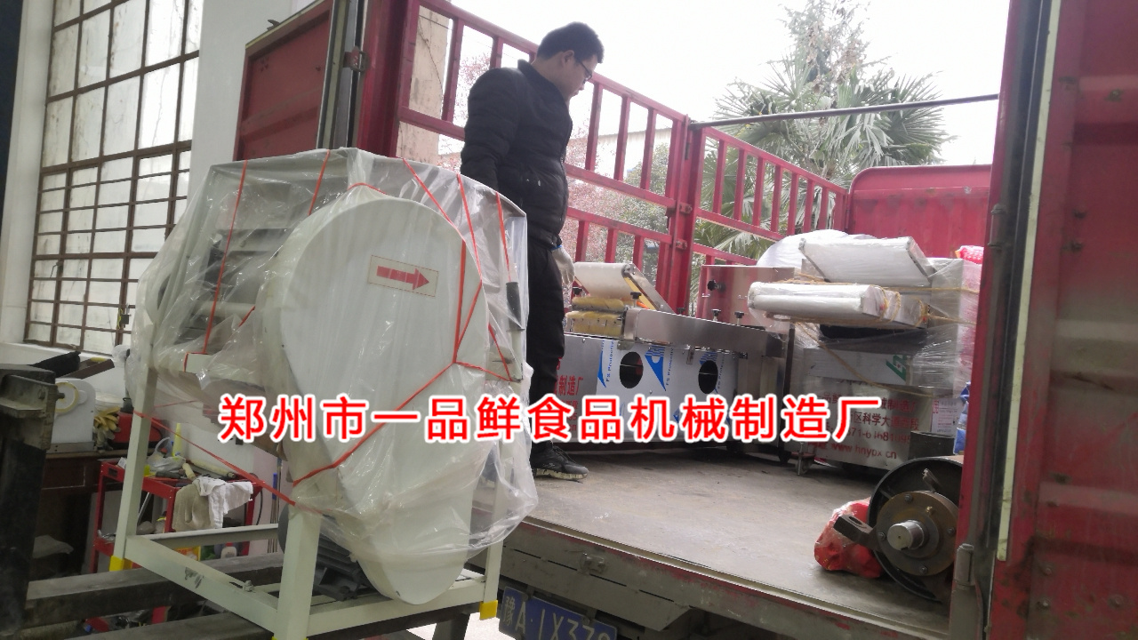甘肅慶陽(yáng)客戶訂購(gòu)的多功能手撕面成型機(jī)發(fā)貨了(圖2) 甘肅慶陽(yáng)客戶訂購(gòu)的多功能手撕面成型機(jī)發(fā)貨了(圖2)