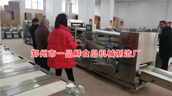 廣州的老客戶考察大型揉壓機(jī)(圖4) 廣州的老客戶考察大型揉壓機(jī)(圖4)