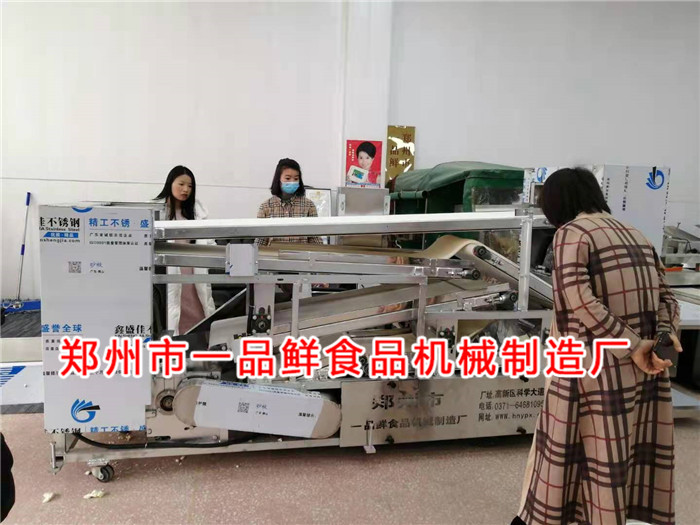 陜西客戶更換大型燴面機(jī)(圖2) 陜西客戶更換大型燴面機(jī)(圖2)