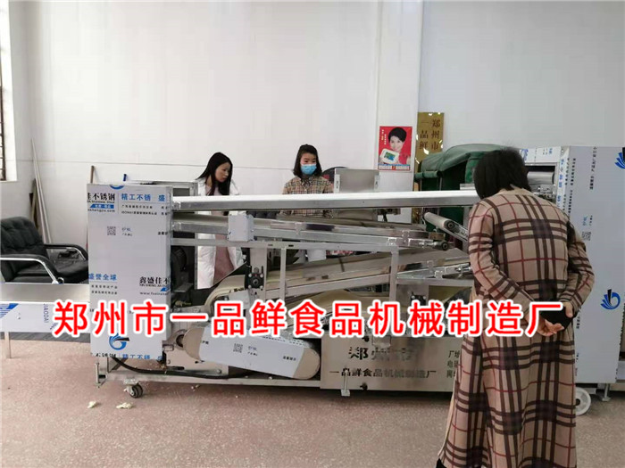 陜西客戶更換大型燴面機(jī)(圖3) 陜西客戶更換大型燴面機(jī)(圖3)