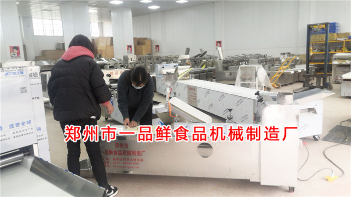 客戶訂購飯店用燴面機(jī)當(dāng)天就發(fā)貨了(圖1) 客戶訂購飯店用燴面機(jī)當(dāng)天就發(fā)貨了(圖1)