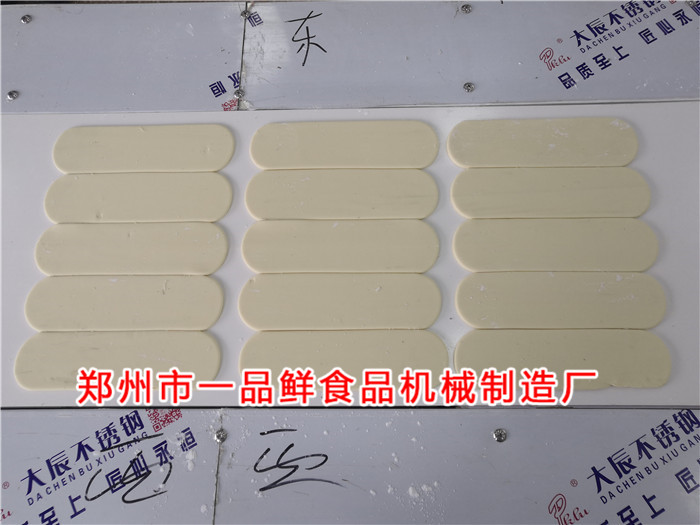 北京客戶訂購大型燴面機(jī)設(shè)備(圖4) 北京客戶訂購大型燴面機(jī)設(shè)備(圖4)