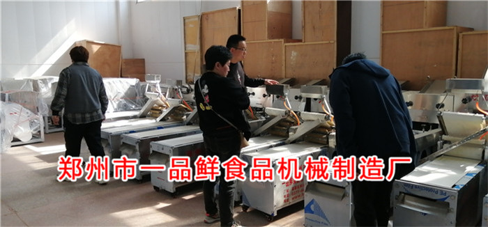 山西長治長子縣客戶訂購面館用燴面機(jī)(圖4) 山西長治長子縣客戶訂購面館用燴面機(jī)(圖4)