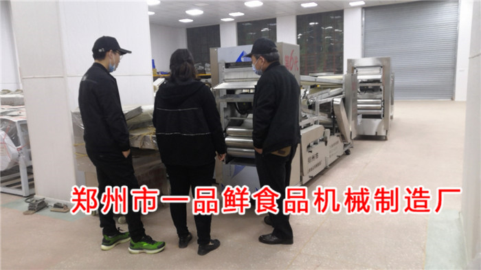 北京客戶訂購(gòu)面館用燴面機(jī)(圖4) 北京客戶訂購(gòu)面館用燴面機(jī)(圖4)