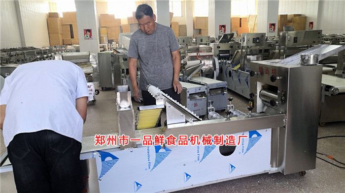 客戶親手操作機器 客戶親手操作機器