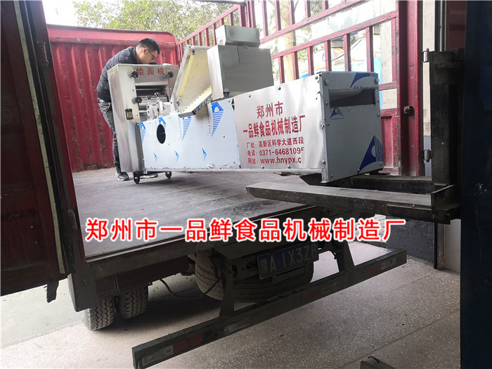 客戶設(shè)備裝車(chē)完畢即將發(fā)往目的地 客戶設(shè)備裝車(chē)完畢即將發(fā)往目的地