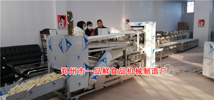 智能式揉壓機(jī)調(diào)試中 智能式揉壓機(jī)調(diào)試中