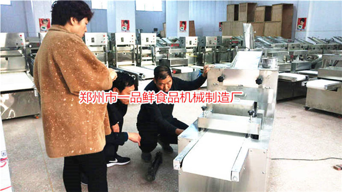 師傅講解設(shè)備操作技巧 師傅講解設(shè)備操作技巧