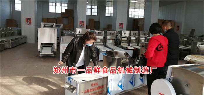 燴面機設(shè)備開始調(diào)試 燴面機設(shè)備開始調(diào)試