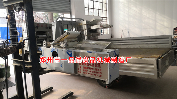 燴面機(jī)裝車(chē)發(fā)貨 燴面機(jī)裝車(chē)發(fā)貨