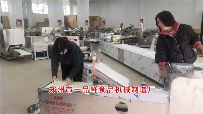 燴面機調(diào)試完成 燴面機調(diào)試完成