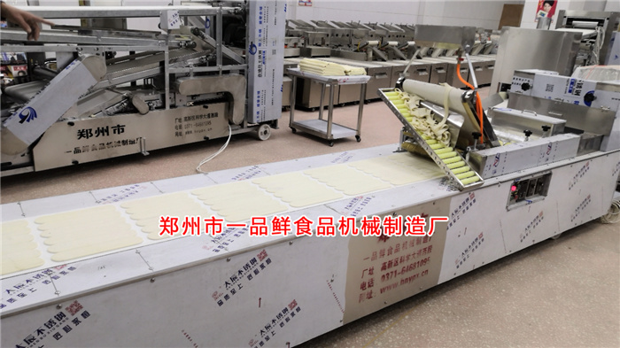 多功能成型機(jī)調(diào)試中 多功能成型機(jī)調(diào)試中