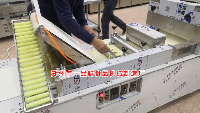 多功能成型機(jī)調(diào)試中 多功能成型機(jī)調(diào)試中