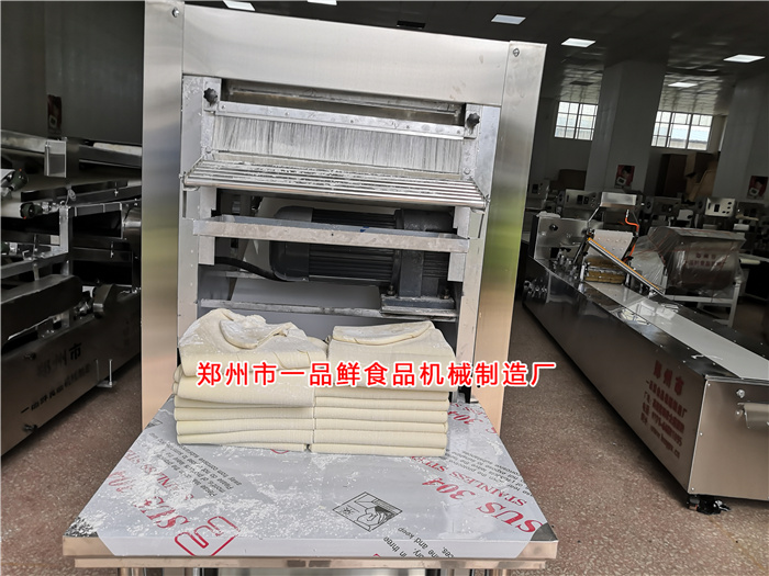 全自動(dòng)自循環(huán)揉壓機(jī)調(diào)試中 全自動(dòng)自循環(huán)揉壓機(jī)調(diào)試中