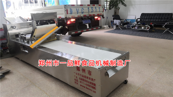 多功能燴面機整裝待發(fā) 多功能燴面機整裝待發(fā)